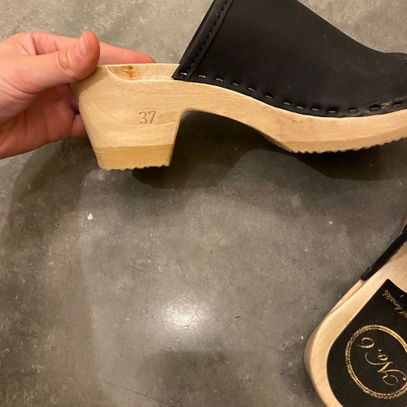 No 6 clogs - Picture 2 of 3